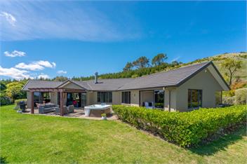 Scenic Solitude - Spa-pool, Lake and Mountain Views - Taupo