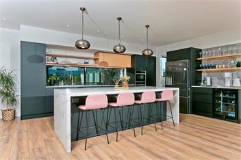 Luxurious living - 250m direct walkway to Omaha Beach - Auckland