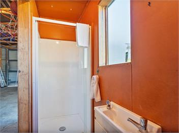 Seabreeze Surf House (Bachcare) - Whitianga