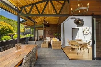 Arrowtown Luxury Escape | Hot Tub, Wood Fire & Central Heating - Arrowtown