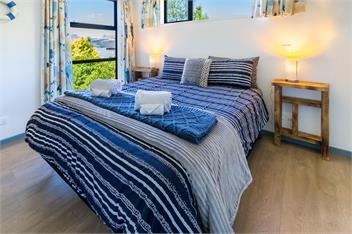 Mariners Lookout: Modern Cass Bay Escape with Stunning Views - Christchurch