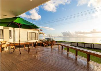 Sunsets by the Beach / Waterfront / Sleeps 8 - Thames