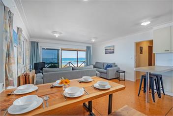 Poppy's Beach House (Bachcare) - Whangapoua