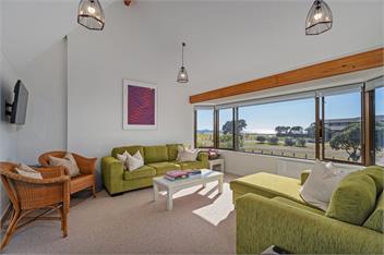 Beachfront Landing (Bachcare) - Pauanui