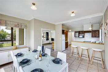 Charming on Cambridge - Taradale - Napier