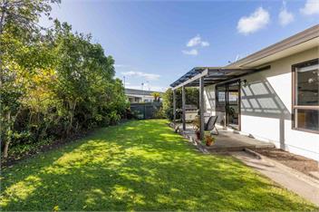 Village Apartment, just steps from centre of town - Hastings