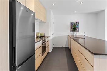 MODERN HILL TOP HOUSE | Amazing Views & Space | Sleeps 10 -