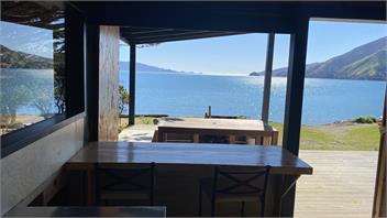 Hamilton Bay Cottage - Waterfront Homestay -