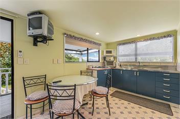 Treetops & Tide Cottage (Bachcare) - 