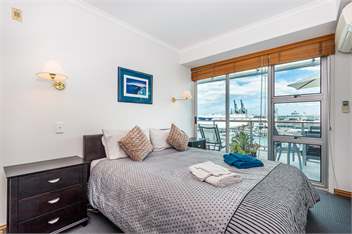 Waterfront Indulgence Voted BEST CITY APARTMENT - Auckland