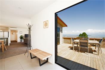 'Commodore' - Nelson Sea View Holiday Home - Nelson