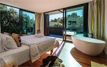 BOATSHED COVE : Coast and Country - Auckland