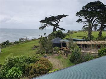 Yurt @ the Cape / hole in the rock Accommodation - cape foulwind