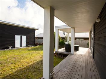 Waikanae Retreat (Bachcare) - Waikanae Beach
