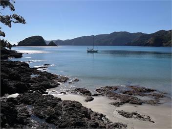 Oke Beach House (Bachcare) - Rawhiti