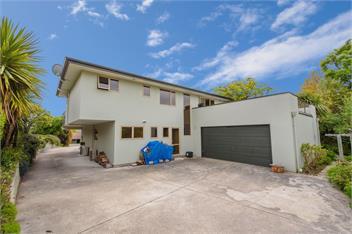 Retro Ski Lodge (Bachcare) - Wanaka