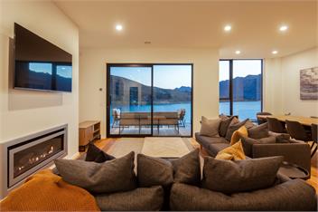Queenstown Mountain & Lake Views Villa - Queenstown 9300