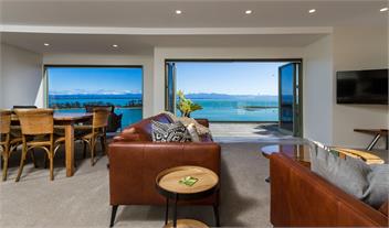 'Harbour View - Two' - Nelson Waterfront Apartment - Nelson
