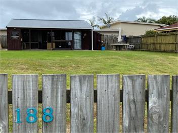 BACH 188 ON THE BEACH - northland