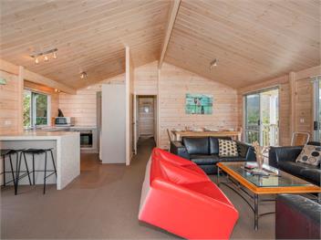 Ocean Beach Beauty (Bachcare) - Tairua