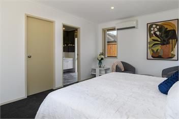 A Beach Hive at Papamoa Beach - 4 bedrooms - Tauraga