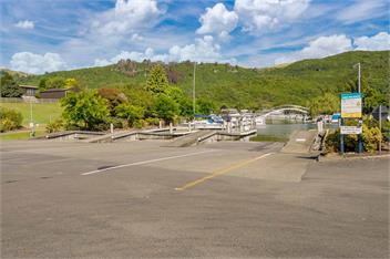 Lake Life Kinloch (Bachcare) - Taupo