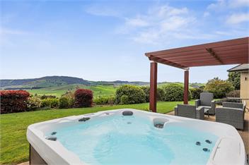 Scenic Solitude - Spa-pool, Lake and Mountain Views - Taupo