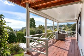 Onemana Retreat - Self contained unit with Outdoor Bath and Sea Views! - Whangamata