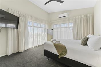 Wharewaka Escape - Taupo. 4 bdrm new home, family friendly - Taupo