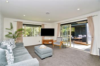 Stay at Puhara - Parklands Getaway - Christchurch