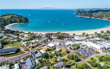 ONEROA BEACHFRONT - Waiheke Island