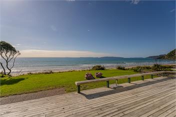MATARANGI BEACH FRONT - RICHARDSONS - Whitianga