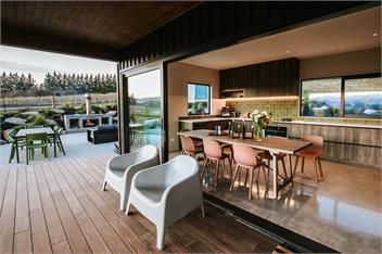 Ranger's Retreat | Stunning Mountain Views | Rural Location | Outdoor Fireplace - Wanaka