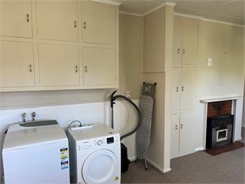 3 Bedroom Victorian Villa with Sea Views - OAMARU 