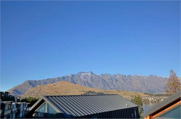 2BR/2BA Terrace Apt - Great Location & Amenities - Queenstown