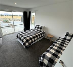Panoramic Mountain View Retreat - Twizel