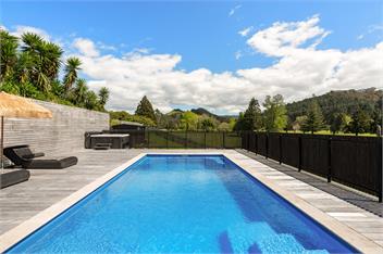 Hosts on the Coast "The Country Club" - Whangamata