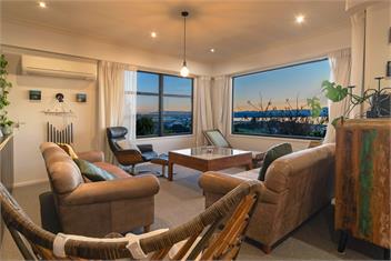 Moana Escape - Tasman Bay Views, Pool, Spa & Sauna - 