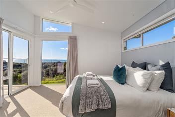 Rings Beach Retreat - Award Winning Property - 