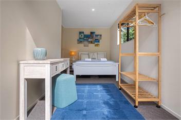 Sandy Feet Beach House - right across from Onemana Beach - 