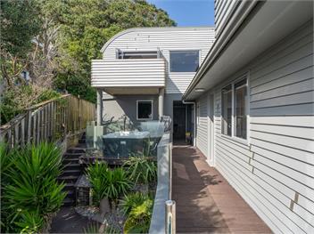 Ocean View Beach Beauty (Bachcare) - 