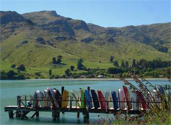 MOANANUI LODGE. Relax Heaven ! 15 sec stroll to beach Views frm every window - Banks Peninsula