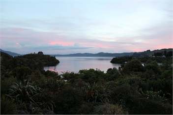 Bach 575 - Lakeside with Boatshed - Bay of Plenty