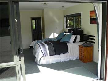 Treetops Cottage at the Castle - Whitianga