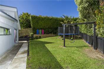 Luxury by the Sea - Auckland