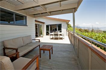 'Commodore' - Nelson Sea View Holiday Home - Nelson