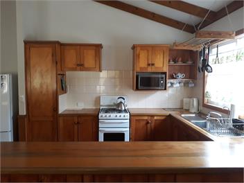 PITCAIRN COTTAGE & CAR - Norfolk Island
