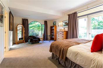 Giverny Art House - Queenstown