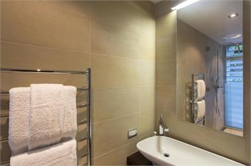 Villa de Luxe | Stunning Location + Spa Pool - Queenstown