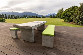 Poppa Pete's (Bachcare) - Te Anau